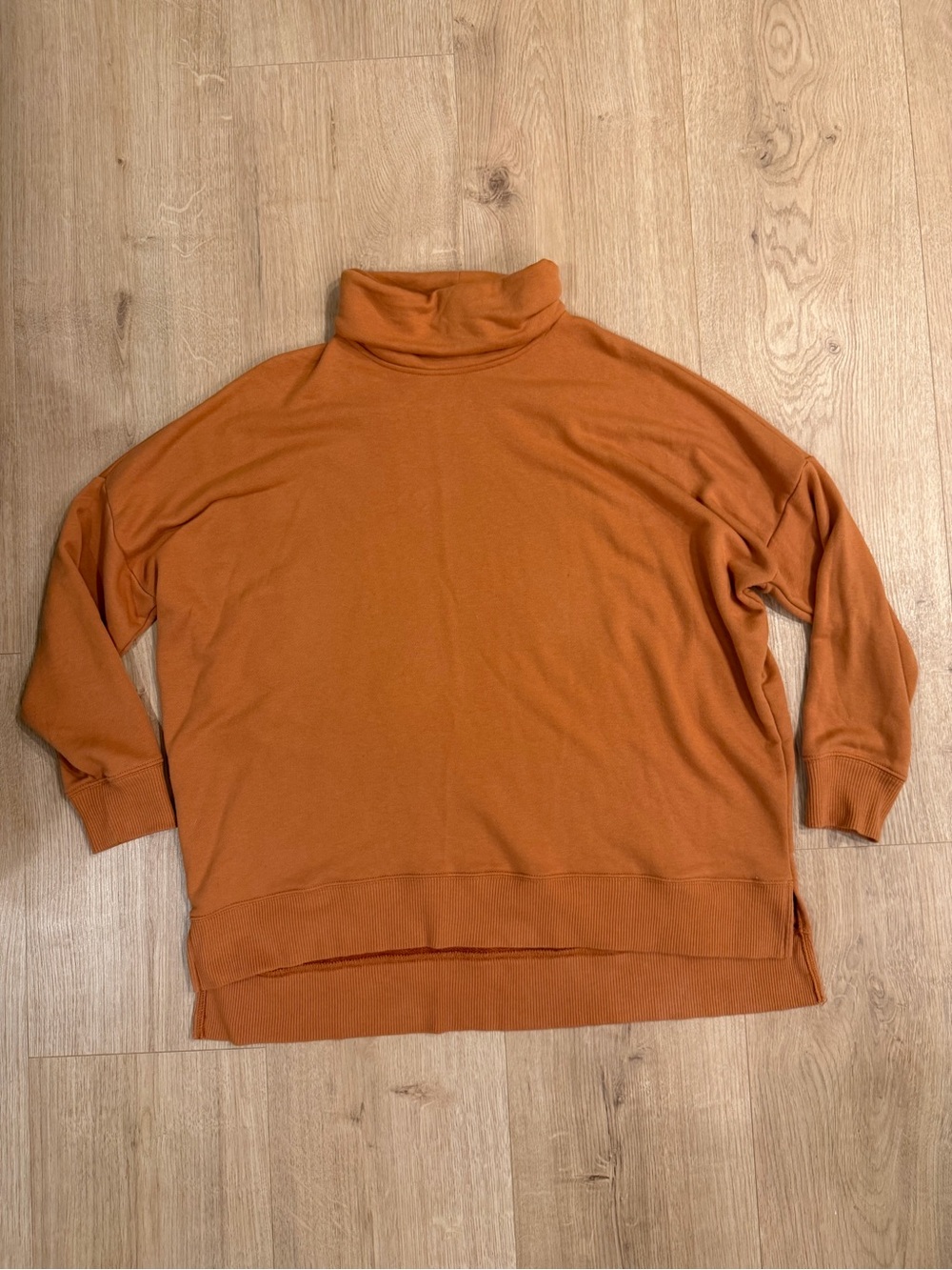 Women’s Aerie Burnt Orange Turtleneck Oversized Pullover Sweatshirt Size Medium